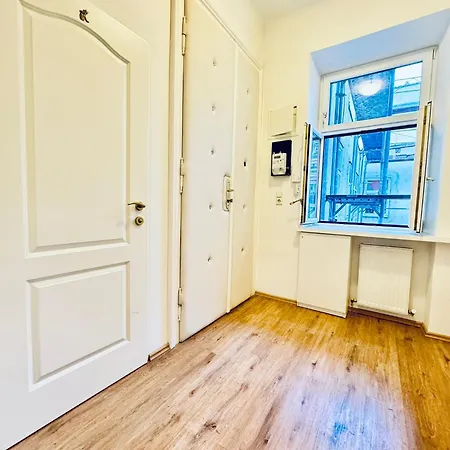 Affordable 2Br Apartment, Close To Danube River Viena Exterior foto