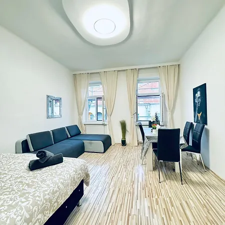 Affordable 2Br Apartment, Close To Danube River Viena Exterior foto